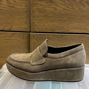 La Canadienne Suède , City Dry  loafer . 1 1/4 platform.